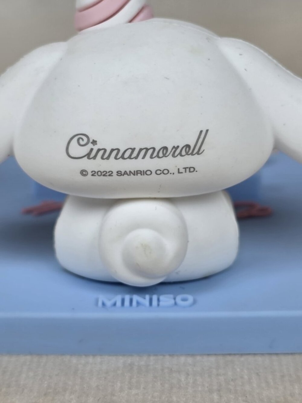 Sanrio Miniso Cinnamoroll Crown Phone Holder Stand + 2 K pop Singers - Picture 7 of 10
